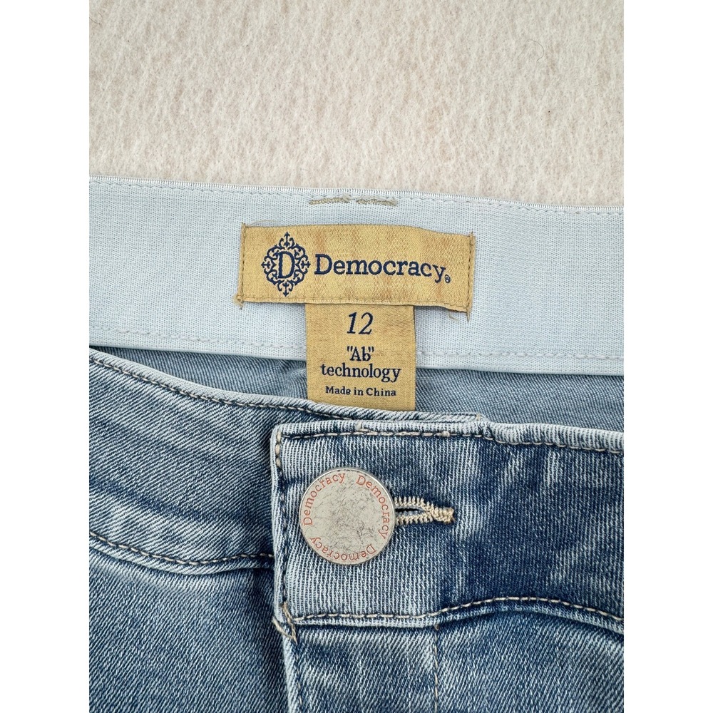 Democracy Ab Technology Light Wash Straight Patch Pocket Jeans Size 12 (32x29) - Picture 3 of 11
